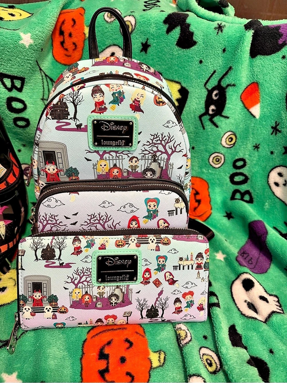 Disney Backpack & Wallet Set in Green & Pink Like New